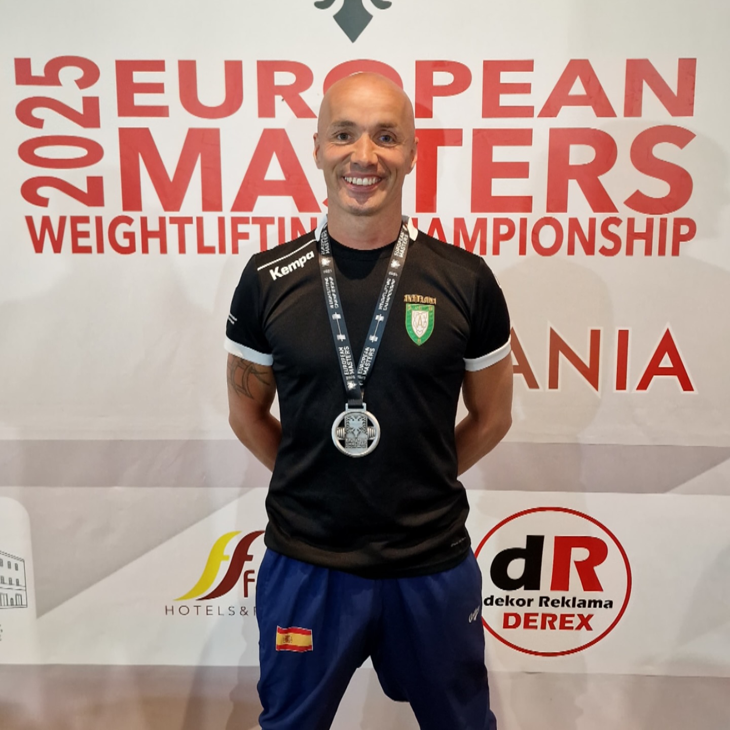 Mikel Muniáin, subcampeón de Europa Máster en halterofilia